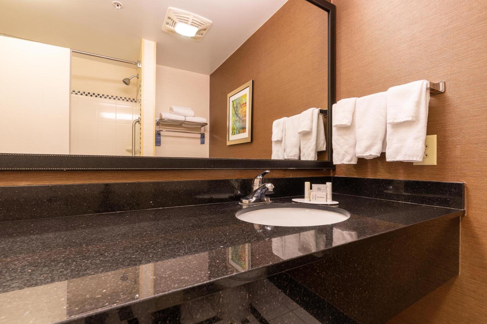 Fairfield Inn & Suites By Marriott Carlisle Exteriör bild